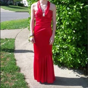 Prom dress. Red. With train